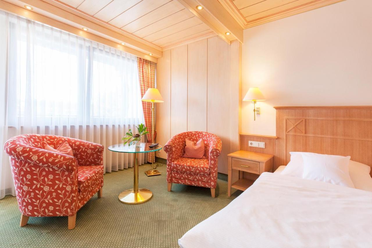 Landgasthof Hotel Hirsch Loßburg Eksteriør billede